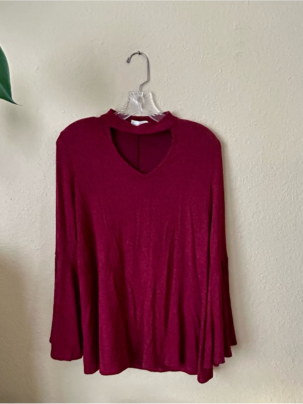 eesome Berry Cutout Neck Long Sleeve Top